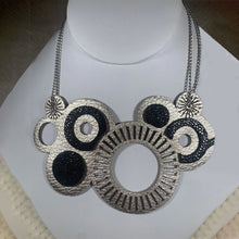 Load image into Gallery viewer, Circle Necklace