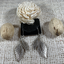 Load image into Gallery viewer, Leaf Earrings
