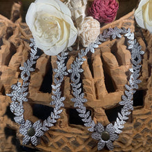Load image into Gallery viewer, Flower Necklace