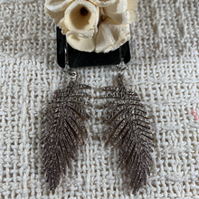 Load image into Gallery viewer, Feather Earrings