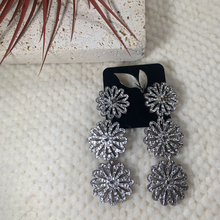 Load image into Gallery viewer, Hanging Flower Earrings