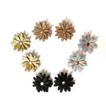 Load image into Gallery viewer, Daisy Earrings