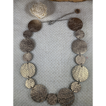 Load image into Gallery viewer, Dot Necklace