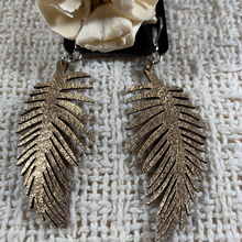 Load image into Gallery viewer, Feather Earrings
