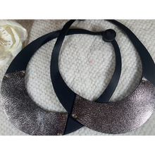 Load image into Gallery viewer, Two Tone Collar Necklace
