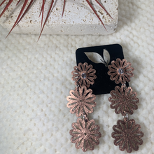 Load image into Gallery viewer, Hanging Flower Earrings