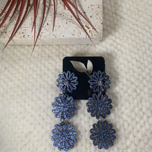 Load image into Gallery viewer, Hanging Flower Earrings