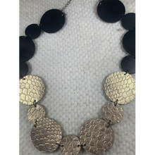 Load image into Gallery viewer, Dot Necklace