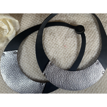 Load image into Gallery viewer, Two Tone Collar Necklace