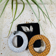 Load image into Gallery viewer, Circle Earrings