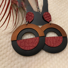 Load image into Gallery viewer, Geometric Circle Earrings