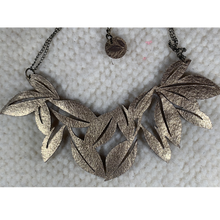 Load image into Gallery viewer, Leaf Necklace
