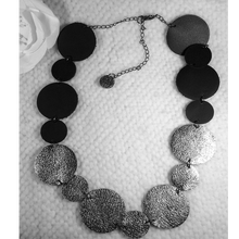 Load image into Gallery viewer, Dot Necklace