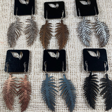 Load image into Gallery viewer, Feather Earrings