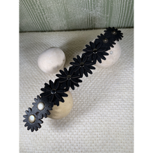 Load image into Gallery viewer, Daisy Bracelet