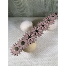 Load image into Gallery viewer, Daisy Bracelet