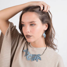 Load image into Gallery viewer, Leaf Earrings