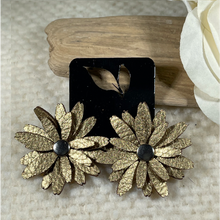 Load image into Gallery viewer, Daisy Earrings