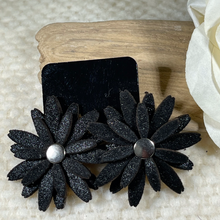Load image into Gallery viewer, Daisy Earrings