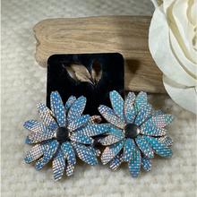 Load image into Gallery viewer, Daisy Earrings
