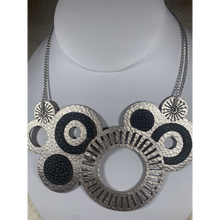 Load image into Gallery viewer, Circle Necklace