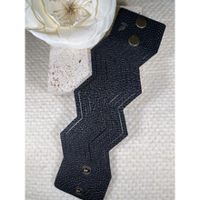 Load image into Gallery viewer, Zig-Zag Bracelet