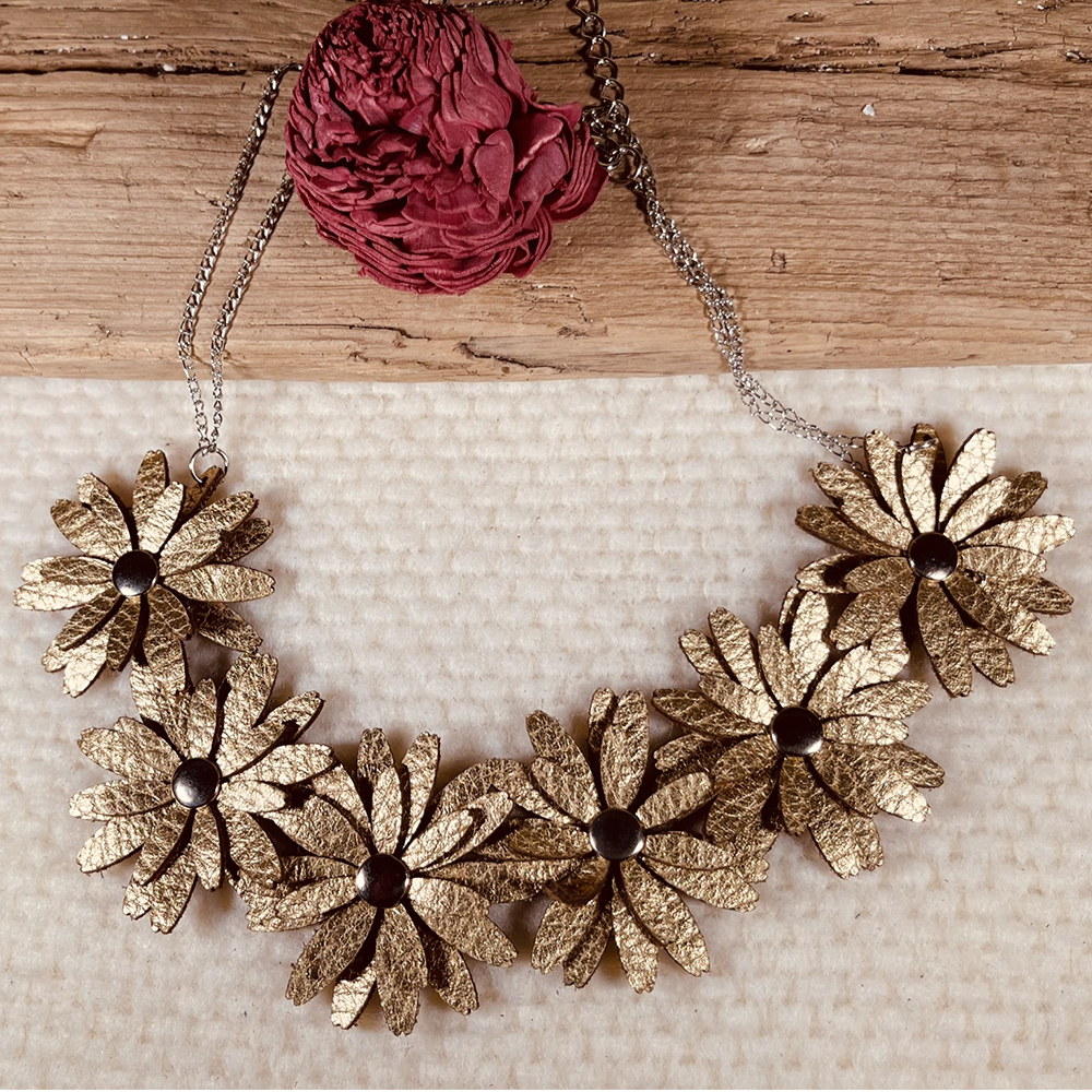 Daisy Necklace