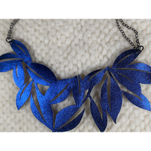 Load image into Gallery viewer, Leaf Necklace
